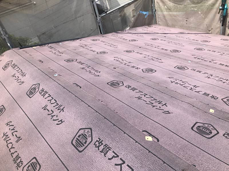 横浜市の屋根リフォームの防水シートの設置