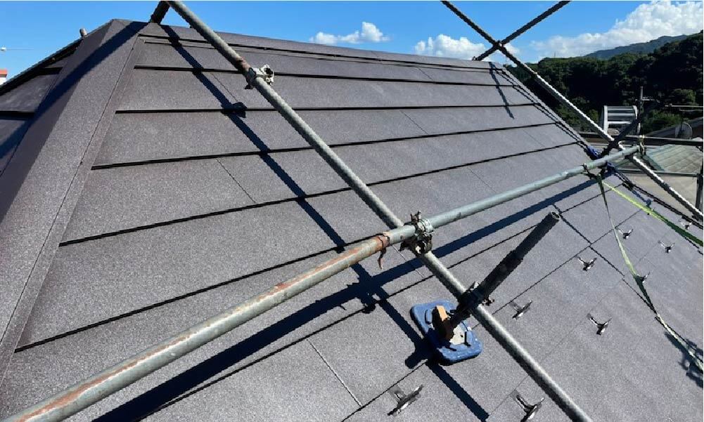 相模原市の屋根カバー工法の施工事例