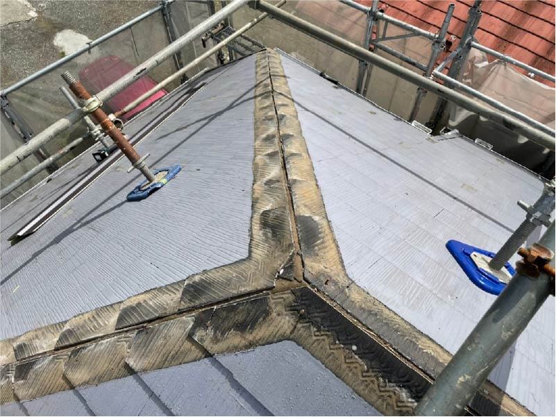 相模原市の屋根カバー工法の棟板金の撤去