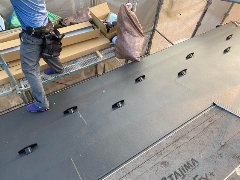 市原市の屋根リフォームのガルバリウム鋼板の設置