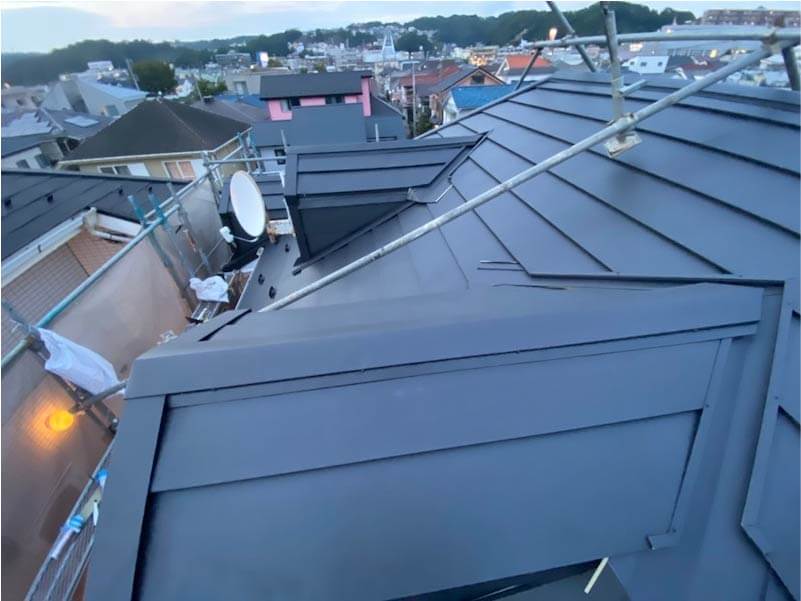 横浜市の屋根リフォームの屋根材の設置