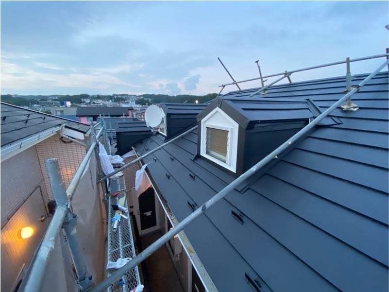 横浜市の屋根リフォームの屋根材の設置