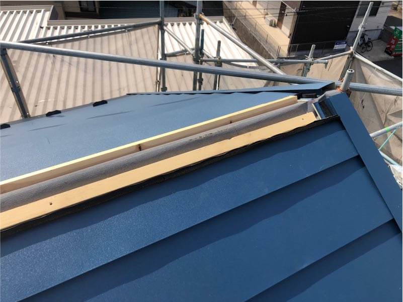 千葉県船橋市の屋根リフォームの屋根材の設置