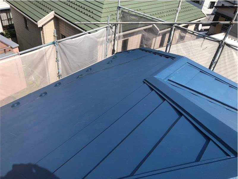 千葉県船橋市の屋根リフォームの屋根材の施工後の様子
