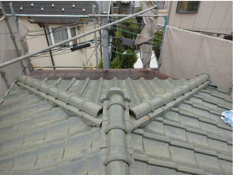 東京都北区の屋根葺き替え工事の施工前の様子