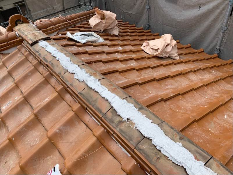 江東区の屋根修理の棟瓦の施工