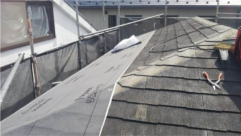板橋区の屋根修理リフォームの防水シートの設置