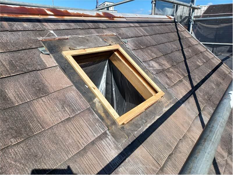 川口市の屋根リフォームの天窓の交換