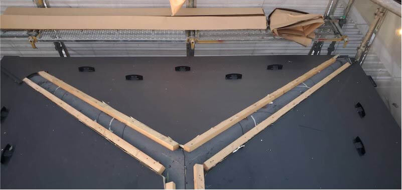 大田区の屋根リフォームのガルバリウム鋼板の設置