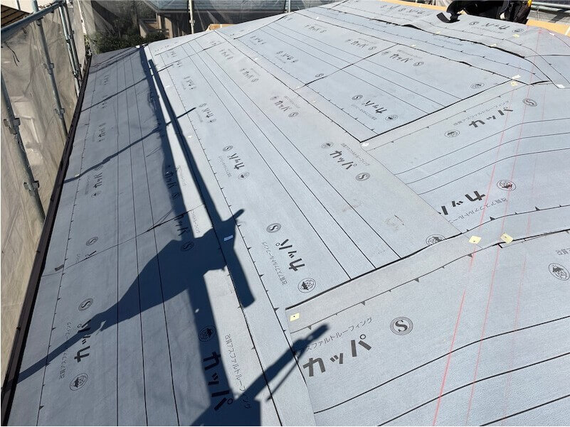 鎌倉市の屋根リフォームの防水シートの設置