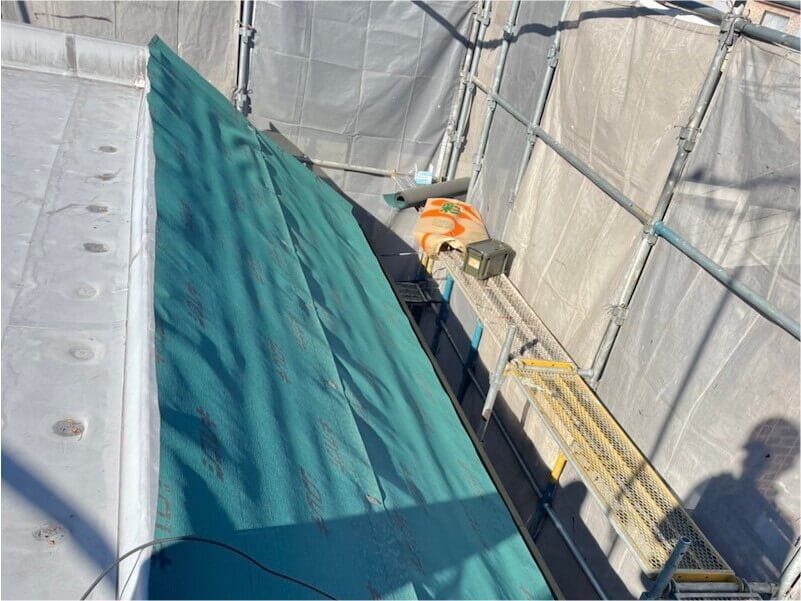 杉並区の屋上防水工事の防水シートの設置