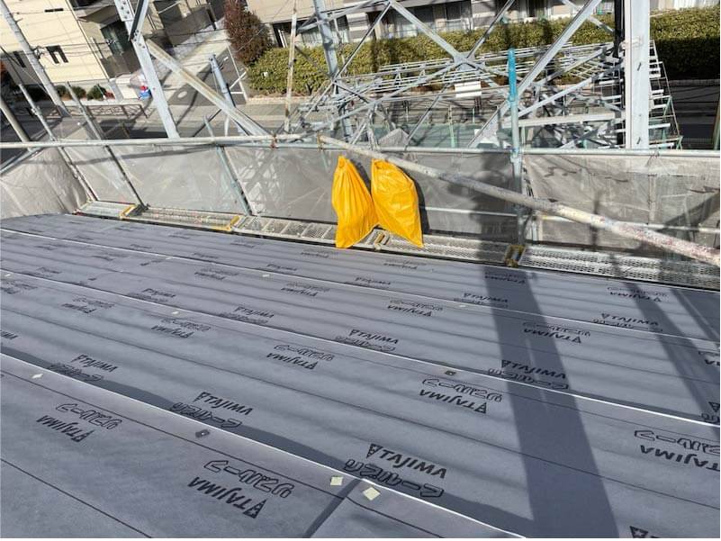 川崎市の屋根リフォームの防水シートの設置
