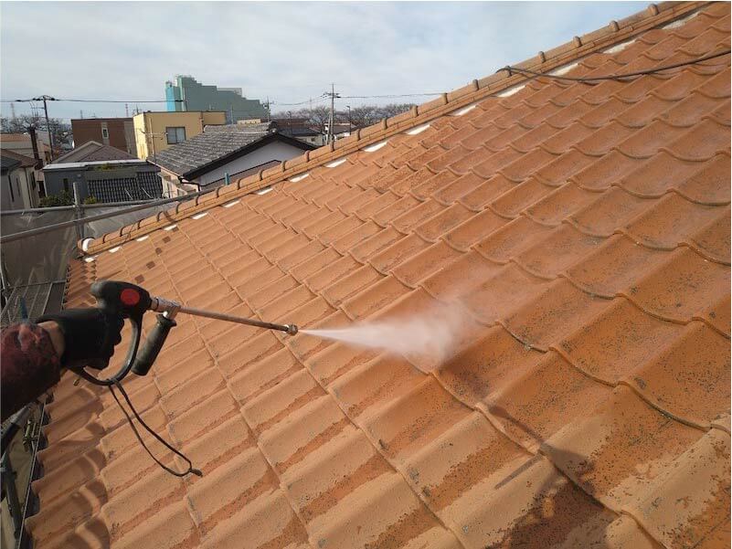越谷市の屋根塗装の高圧洗浄