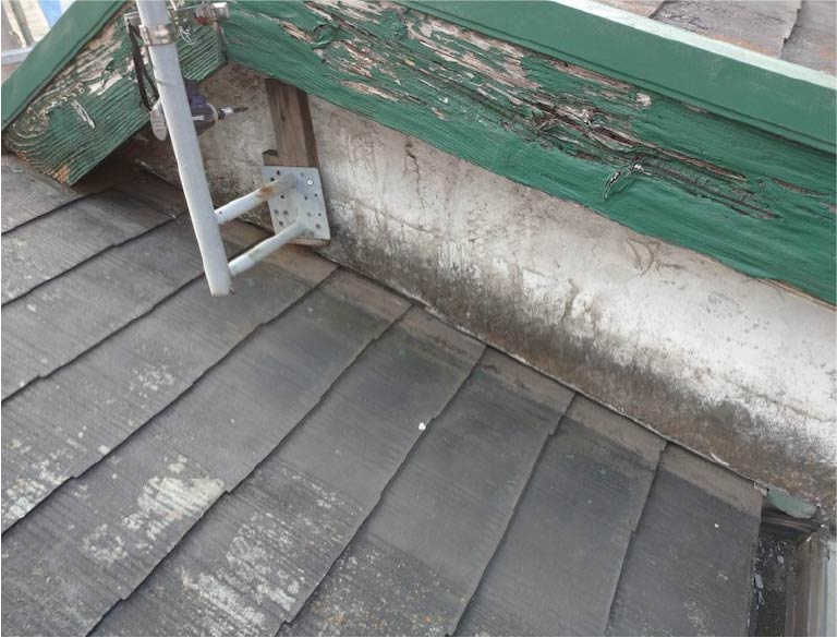 足立区の屋根リフォームの屋根板金の撤去
