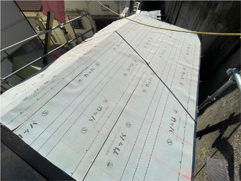 足立区の下屋根の防水シートのの設置