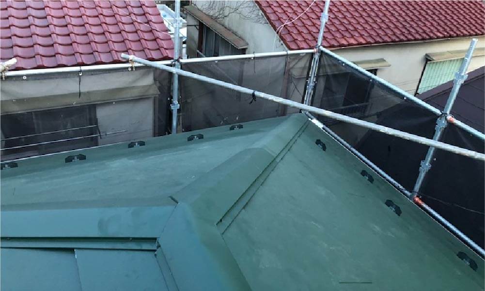 江戸川区の屋根カバー工法の施工事例