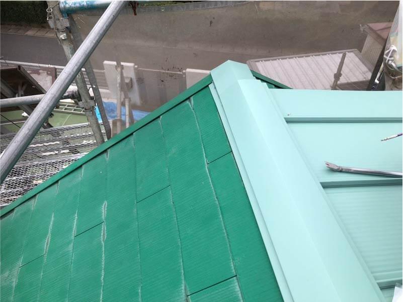 茂原市の屋根葺き替え工事の屋根材の設置