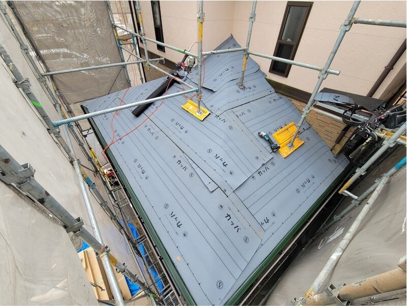 千葉市の屋根リフォームの防水シートの設置