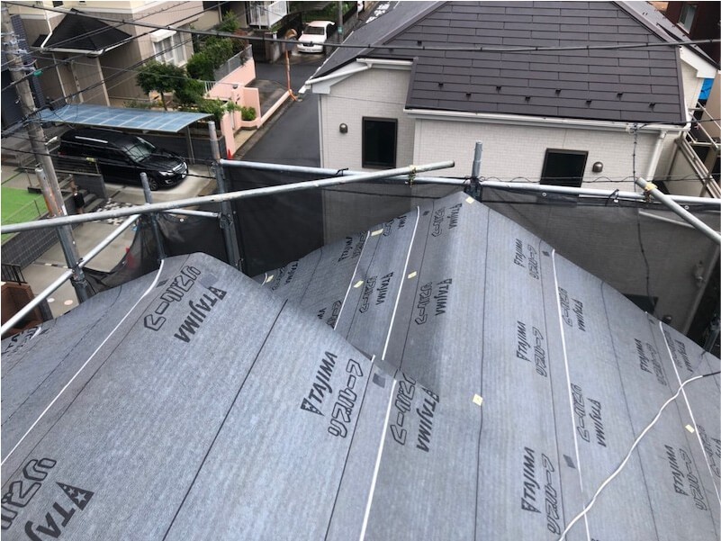 流山市の屋根リフォームの防水シートの設置