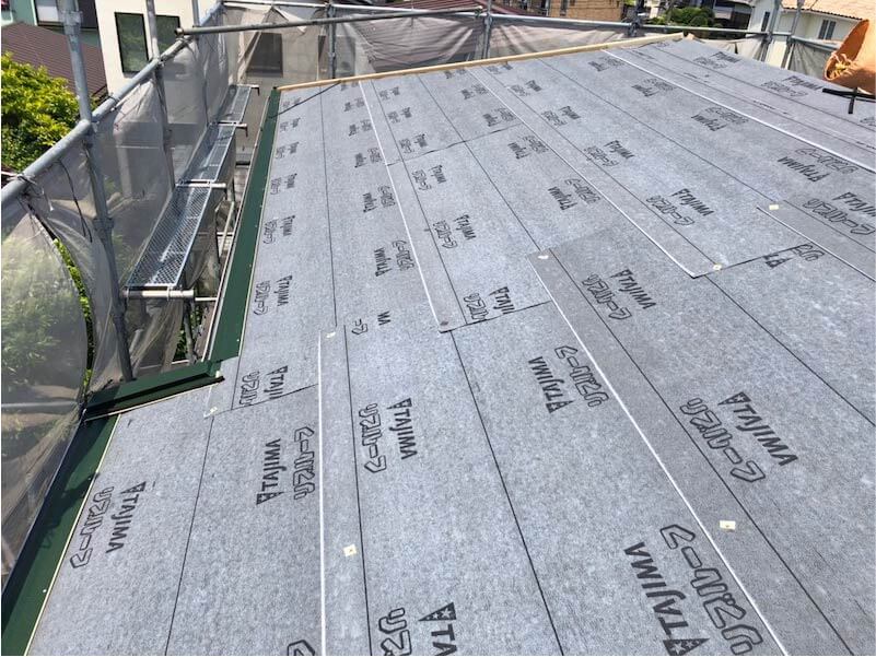 藤沢市の屋根リフォームの屋根材の設置