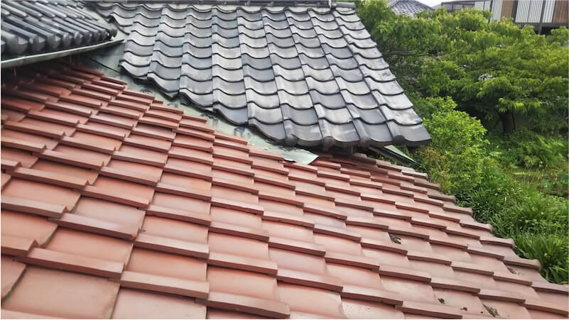 松戸市の屋根葺き替え工事の施工前の様子