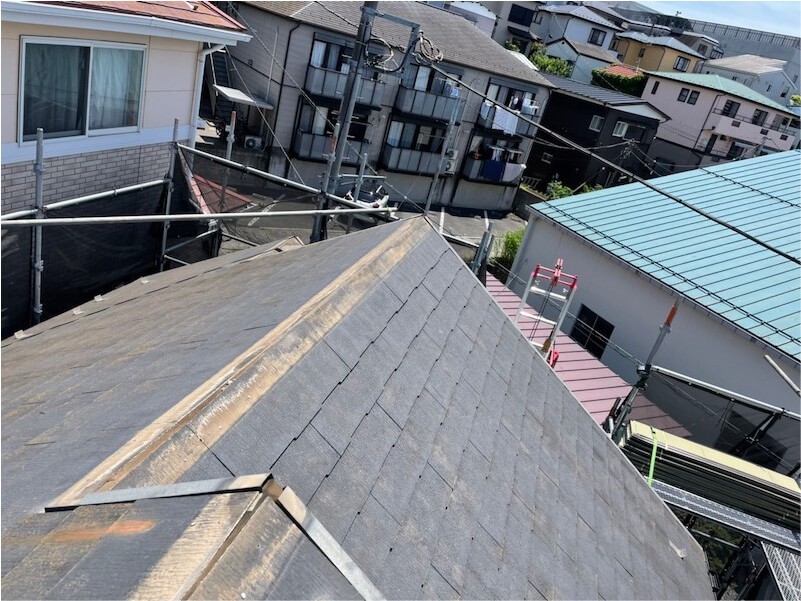 朝霞市の屋根リフォームの棟板金の撤去