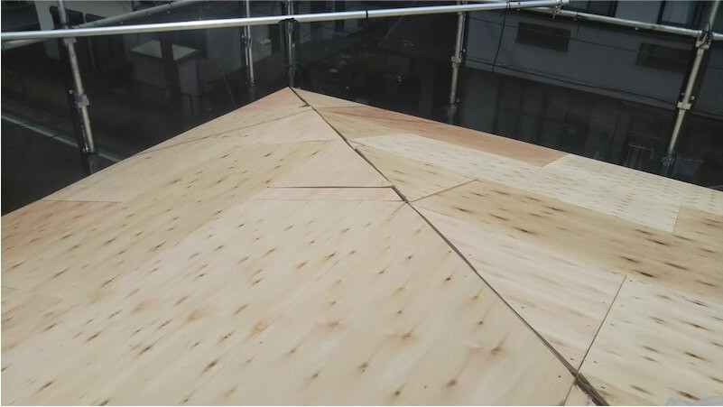 柏市の屋根リフォームの野地板の設置