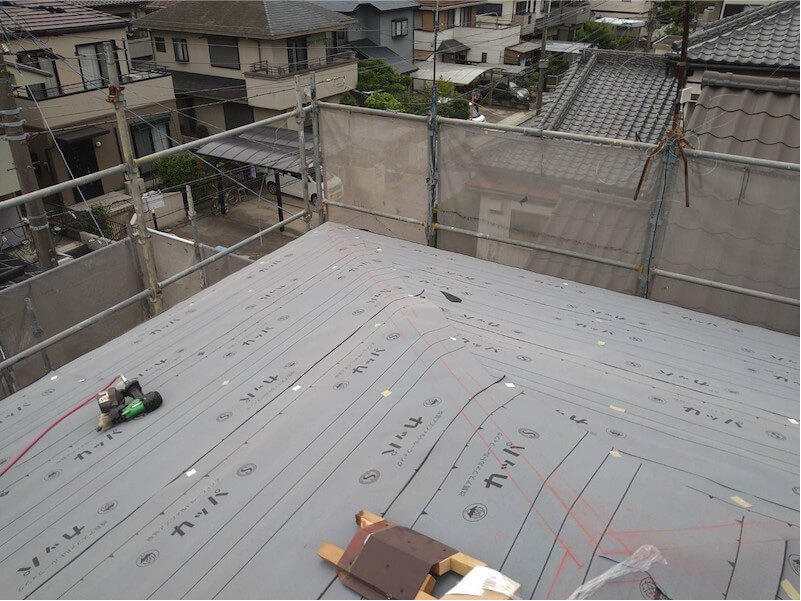袖ヶ浦の屋根リフォームの防水シートの設置