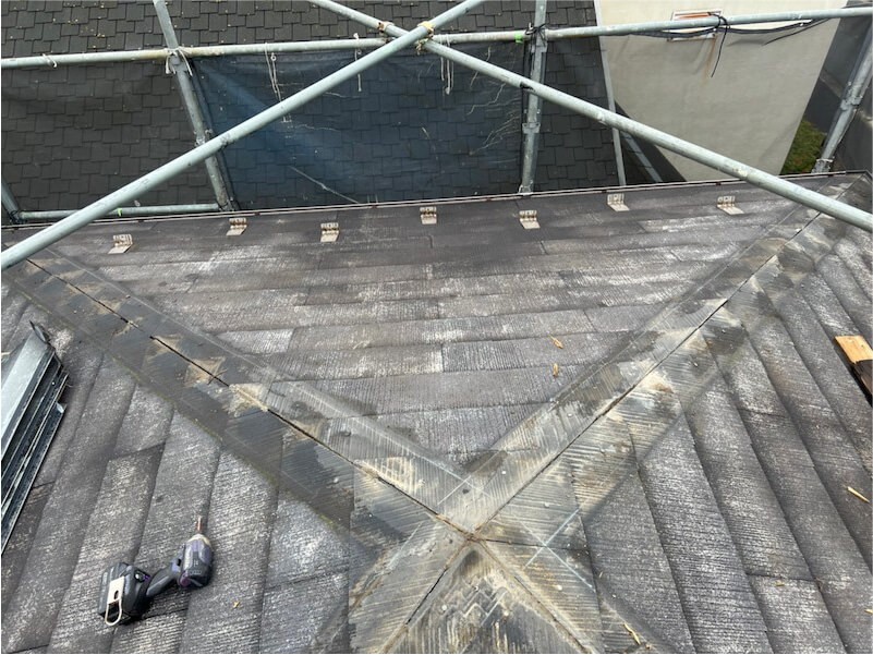 品川区の屋根塗装の棟板金の交換工事