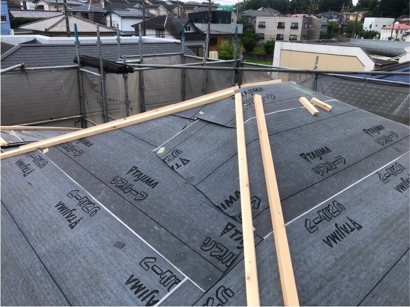佐倉市の屋根リフォームの棟下地の設置
