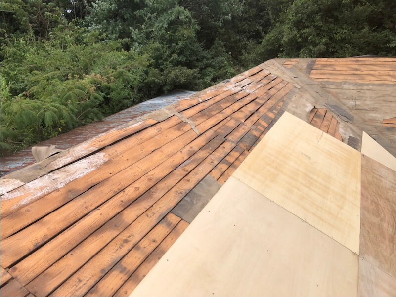 山武市の屋根葺き替え工事の野地板の設置