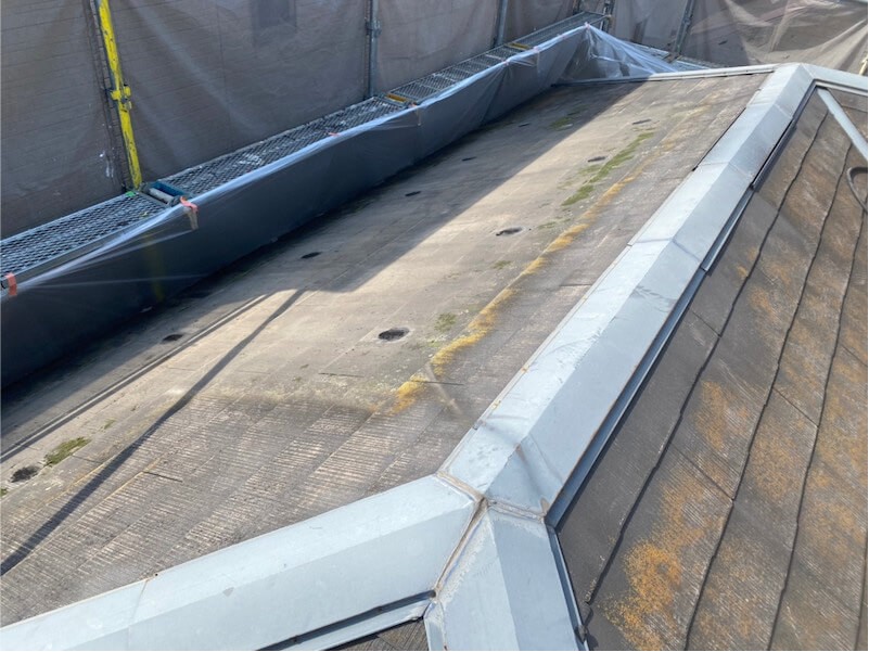 市川市の屋根リフォームの太陽光パネルの撤去