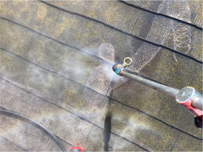 市川市の屋根リフォームの高圧洗浄