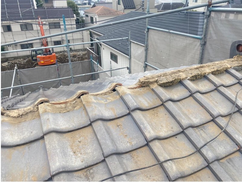 市川市の屋根修理の棟瓦の撤去