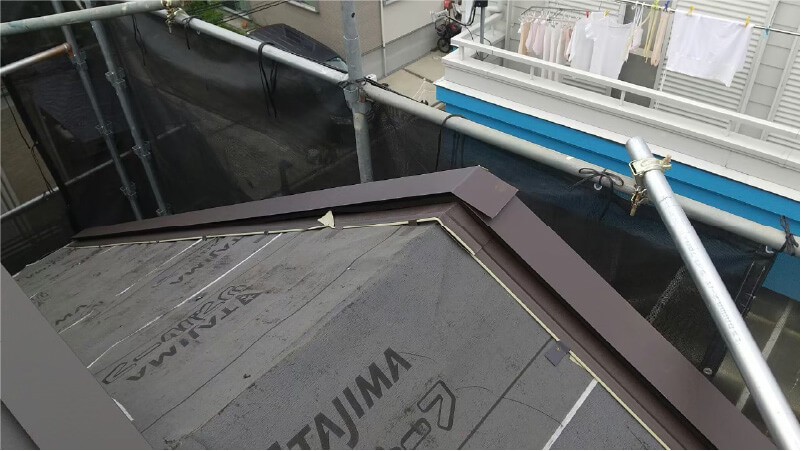 松戸市の屋根リフォームの防水シートの設置