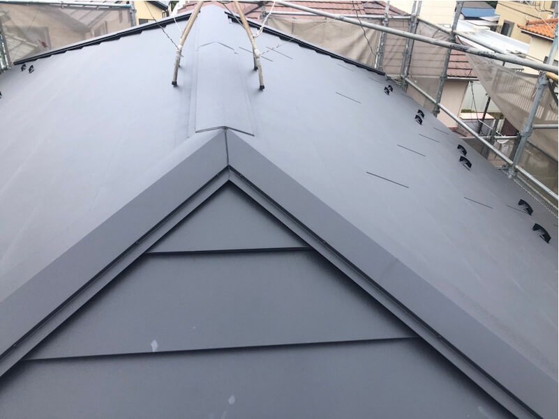 船橋市の屋根カバー工法の施工後の様子