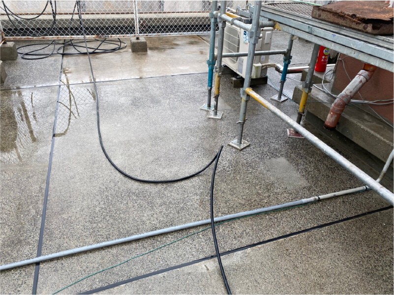船橋市の屋上防水工事の高圧洗浄