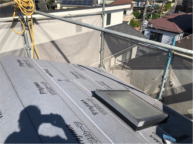 川崎市の屋根リフォームの防水シートの設置
