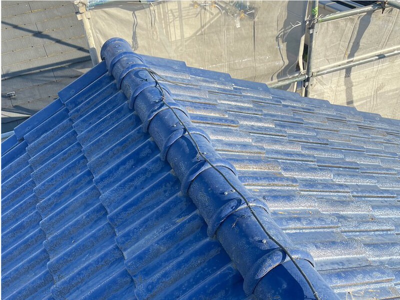 野田市の屋根塗装の冠瓦の設置