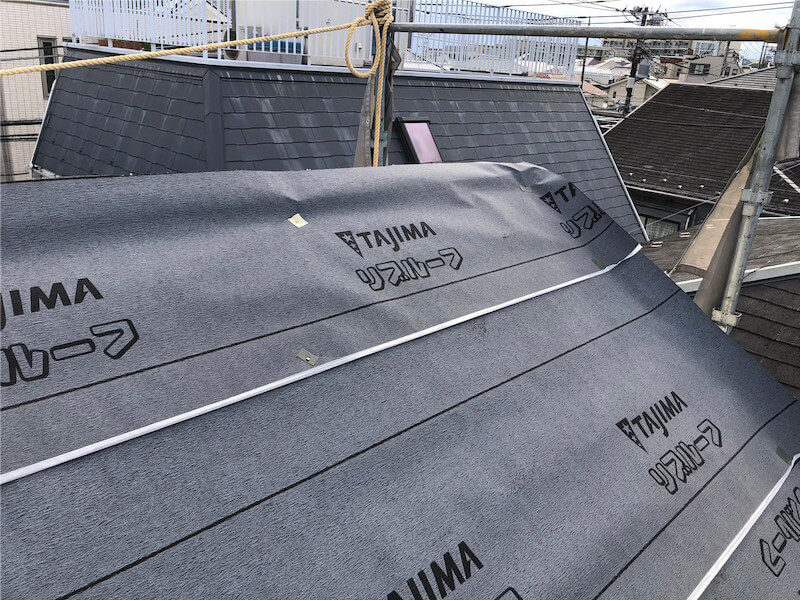 世田谷区の屋根リフォームの防水シートの設置