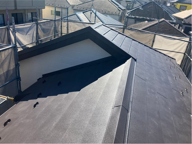 松戸市の屋根カバー工法の施工後の様子