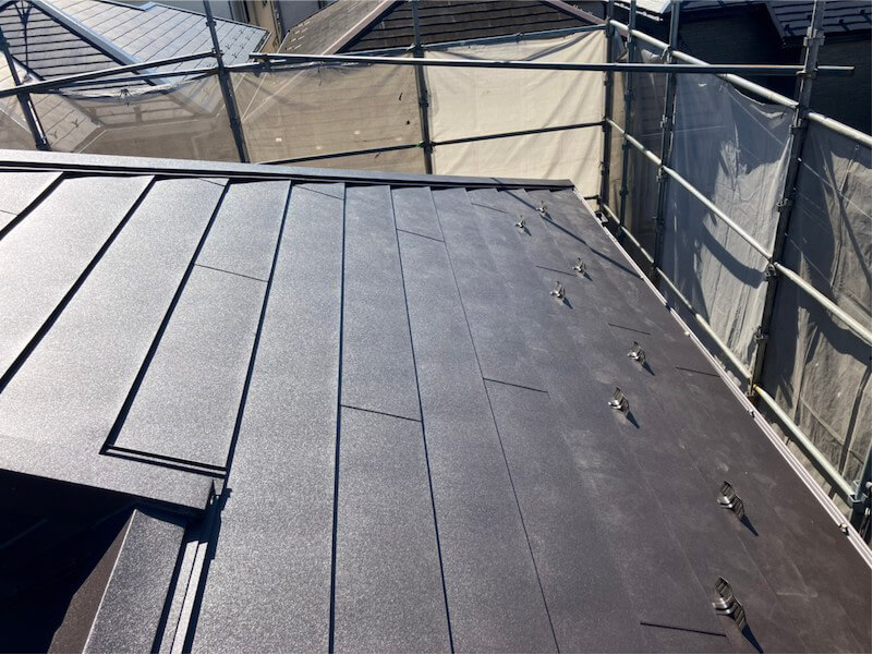 松戸市の屋根カバー工法の施工後の様子