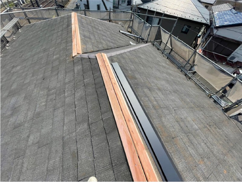 船橋市の屋根塗装の棟板金の交換工事