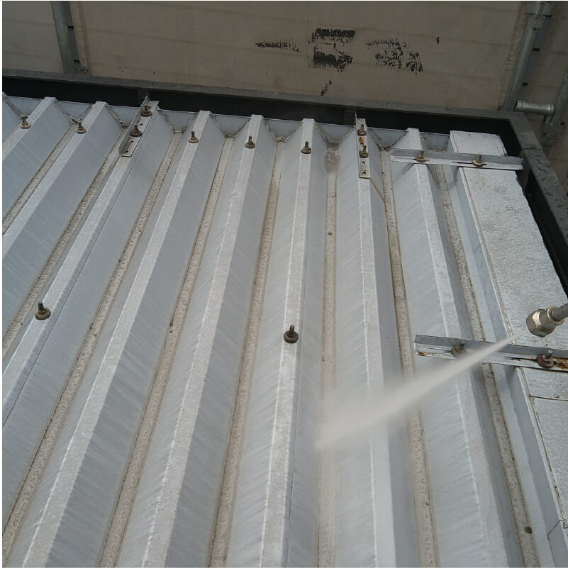 大田区の屋根塗装の高圧洗浄