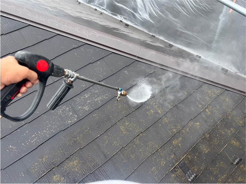 富士見市の屋根塗装工事の高圧洗浄