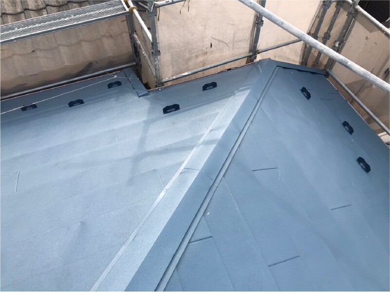 埼玉県さいたま市の屋根リフォームのガルバリウム鋼板の設置