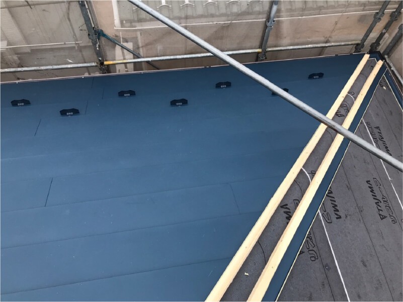 埼玉県さいたま市の屋根リフォームのガルバリウム鋼板の設置