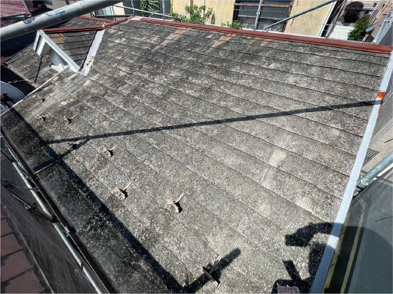 板橋区の屋根葺き替え工事の施工前の様子