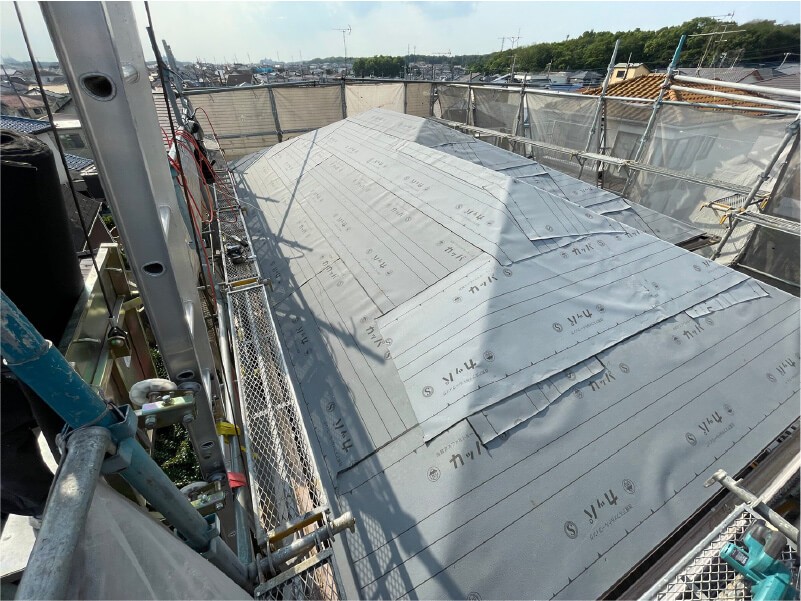 柏市の屋根リフォームの防水シートの設置