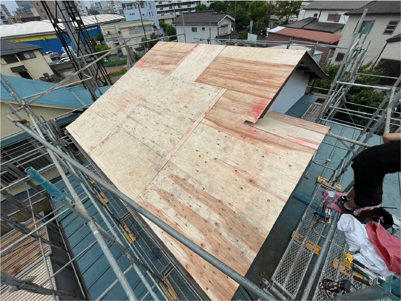千葉市の屋根葺き替え工事の野地板の設置